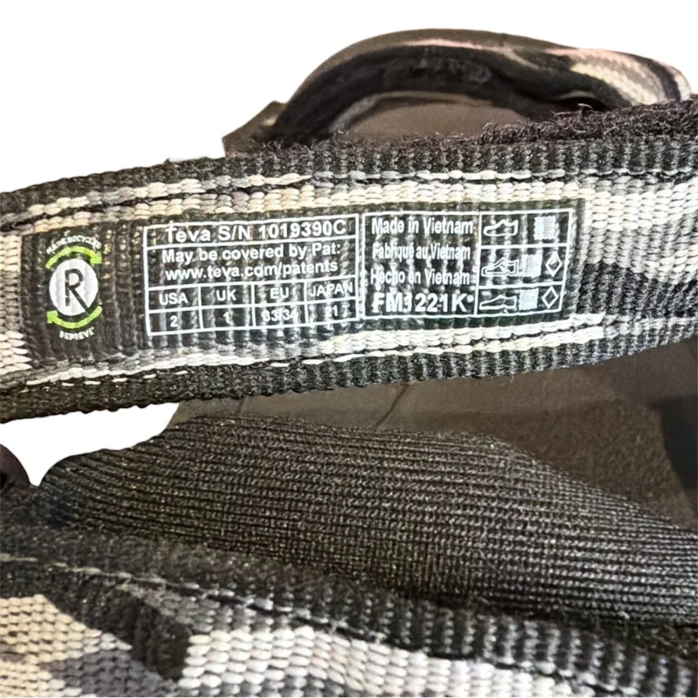 TEVA Hurricane XLT Black Gray Strappy Sport Sandals – Size 2 Youth